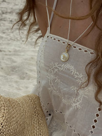 Deco Chai Charm in Mother of Pearl