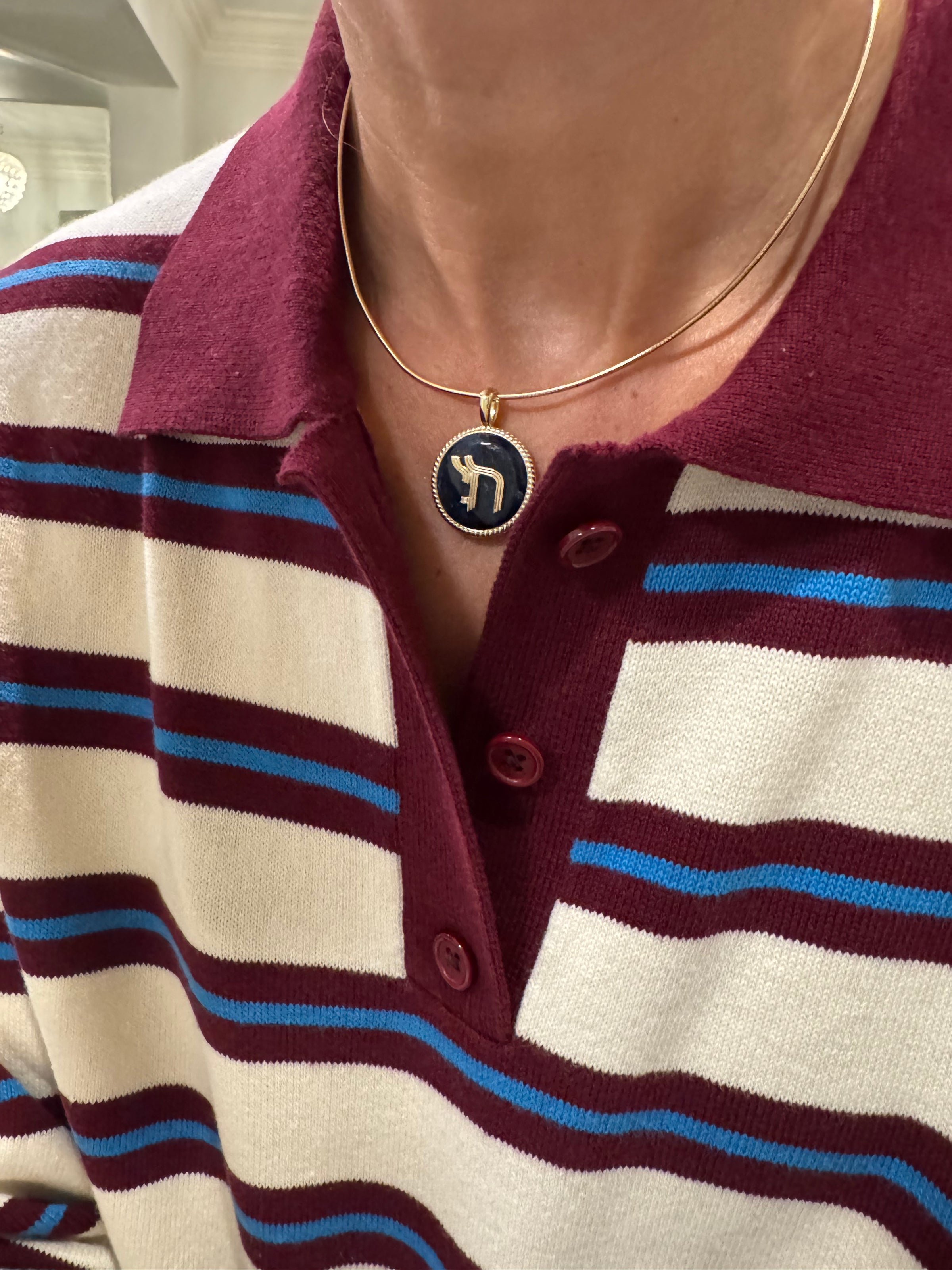 Deco Chai Charm in Sodalite