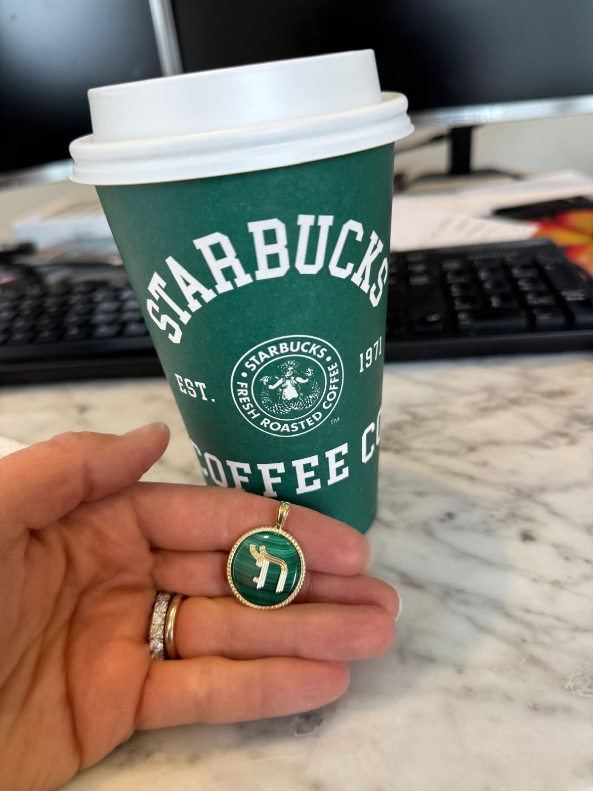 Deco Chai Charm in Malachite